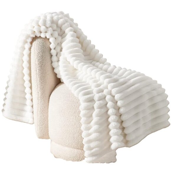 Throw Blanket - White Ribbed Fleece Throw Blanket - NEW - Picture 2 of 2
